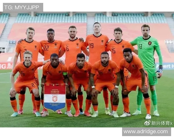 荷兰足球明星的队友阵容揭秘他们的辉煌成就与合作历程 荷兰足球明星的队友阵容揭秘他们的辉煌成就与合作历程