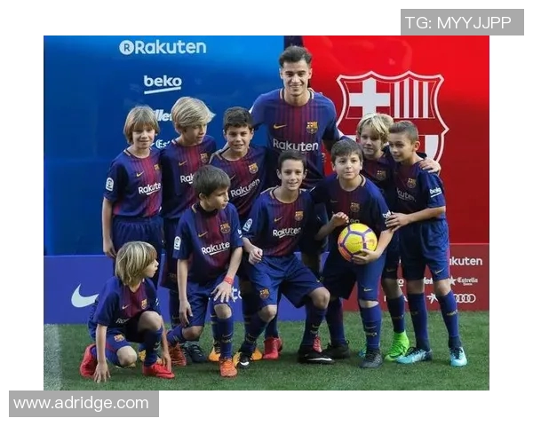 小球童偶遇足球明星心中激动梦想成真瞬间感动无比