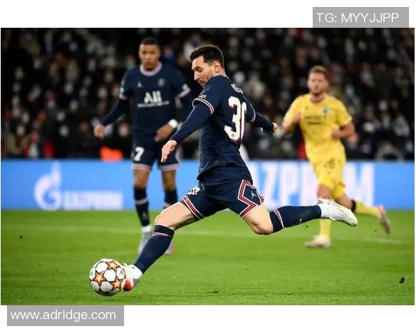 灵动脚步与智慧战术会跑位的足球明星们的精彩瞬间